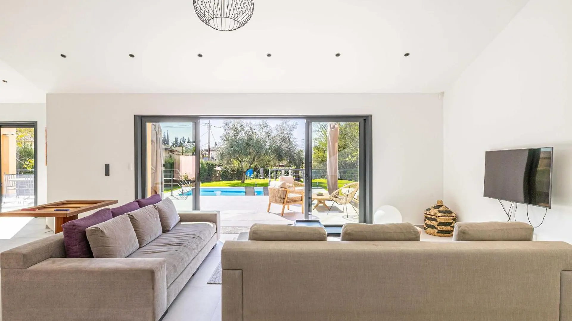 Modern Villa With Heated Pool And Garden Mougins França
